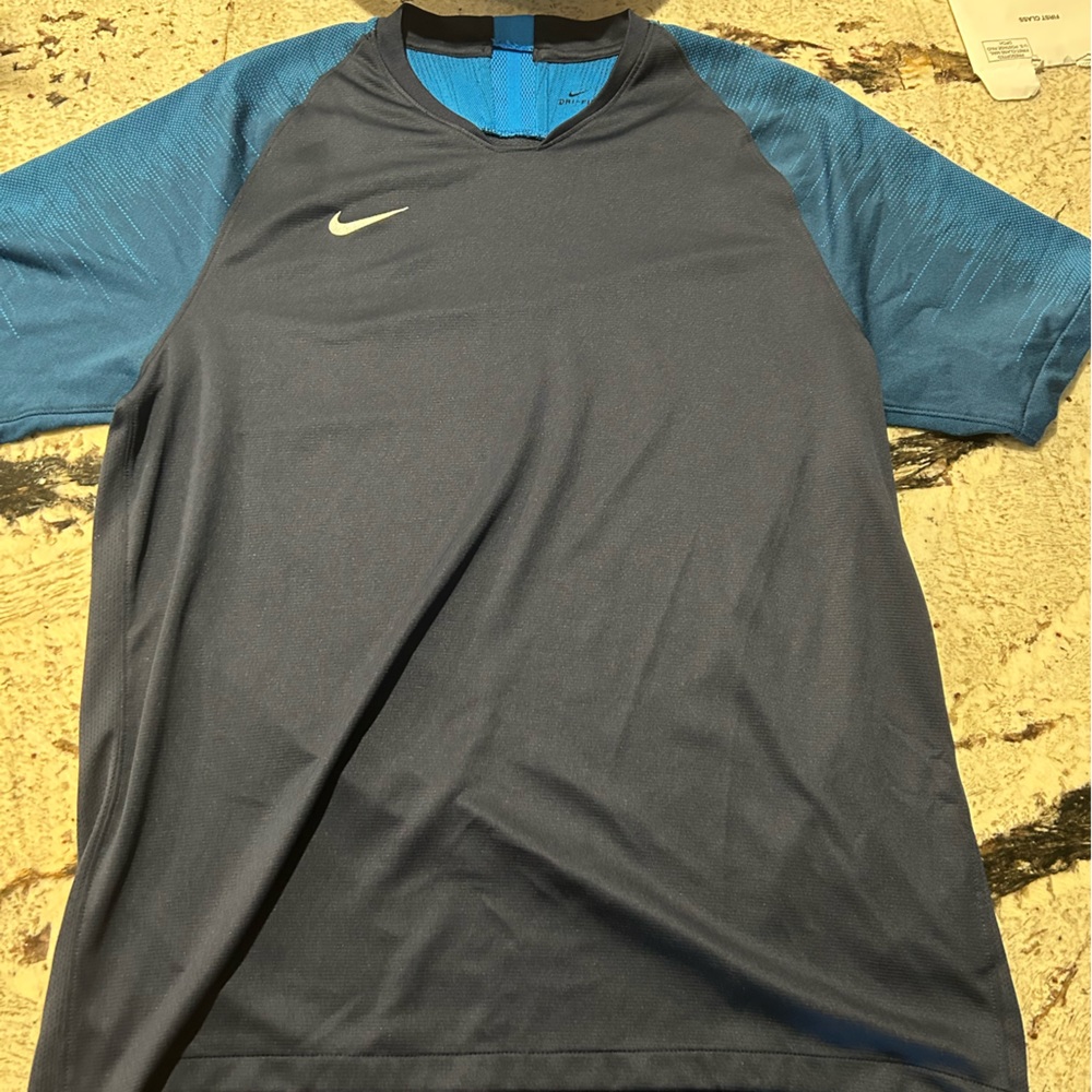 men’s blue nike dri fit